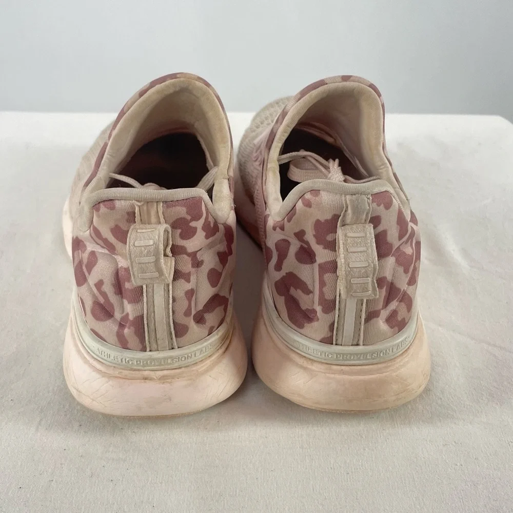 APL Techloom Tracer Sneakers in Creme/Beachwood/Leopard‎ Size 7.5